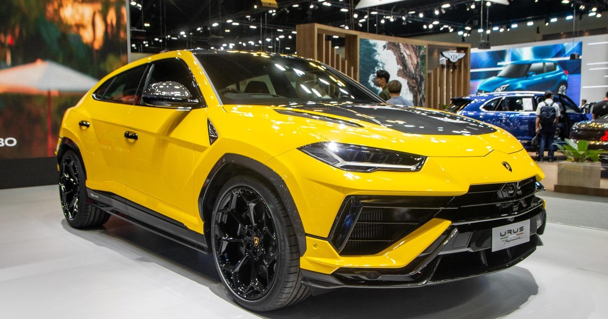 Cận cảnh Lamborghini Urus Performante lần đầu xuất hiện tại Đông Nam Á