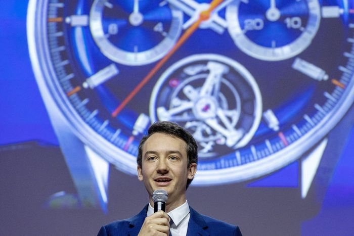 Tiên Nguyễn dự show đồng hồ lớn nhất thế giới tại Thụy Sĩ